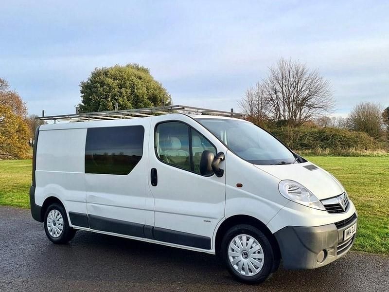 Used Vauxhall Vivaro 115 HP (84 kW) 2014 White MPV
