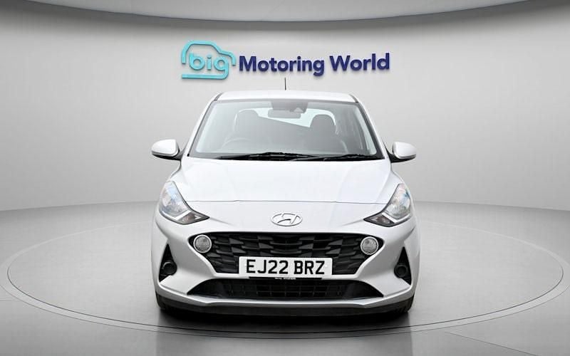 Usado Hyundai i10 SE 84 HP (61 kW) 2022 Prateado Citadino