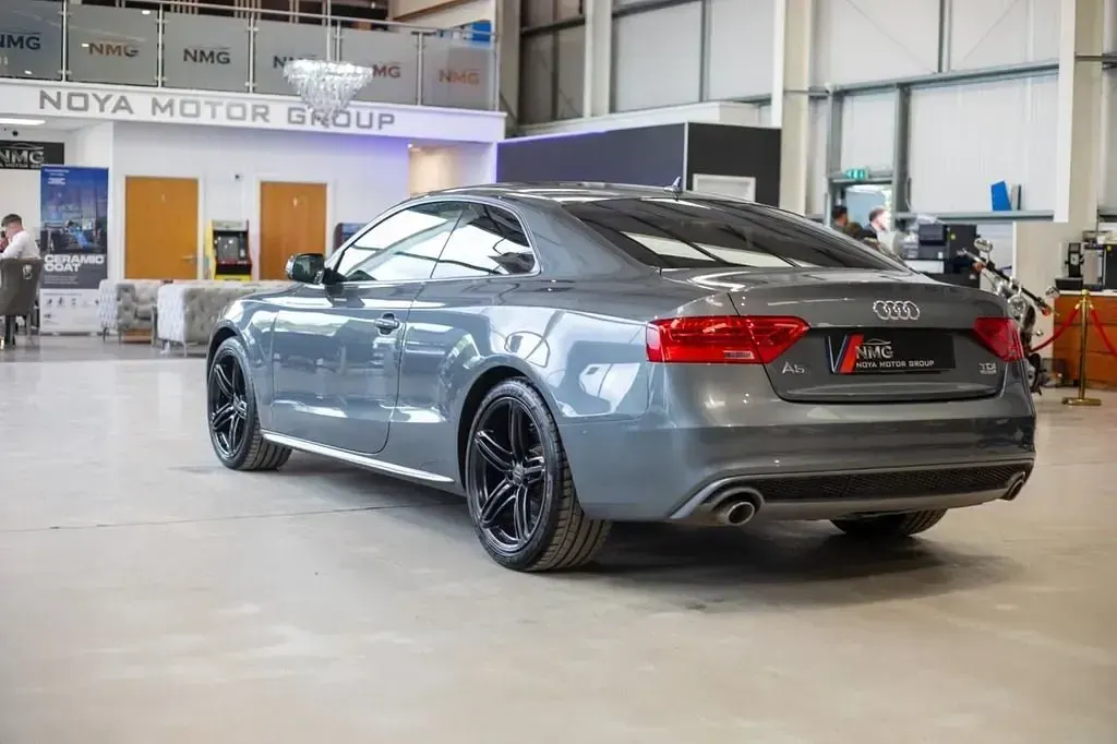 Second-hand Audi A5 Black Edition 245 CP (180 kW) 2013 Gri Coupe