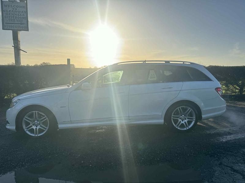 Used Mercedes C250 Elegance 2010 White Estate
