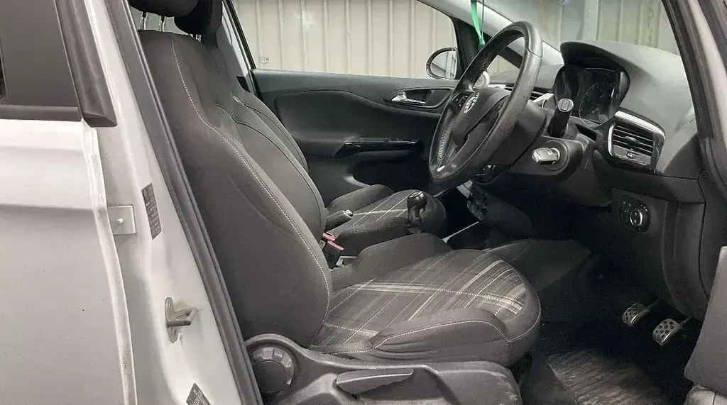 Second-hand Vauxhall Corsa Edition 90 CP (66 kW) 2015 Alb Hatchback