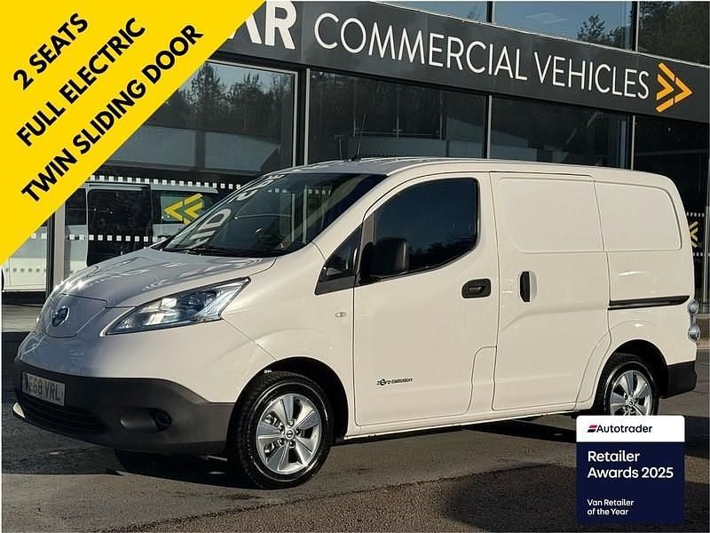 White Used 2019 Nissan e-NV200 Tekna Van | £7,990 (A bit pricey) - Image 1/3