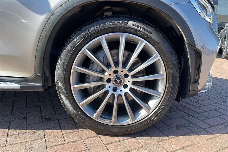 Used Mercedes GLC220 AMG Line Premium 194 HP (142 kW) 2020 Iridium silver Estate