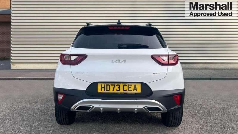Used Kia Stonic GT-Line 100 HP (73 kW) 2024 White SUV