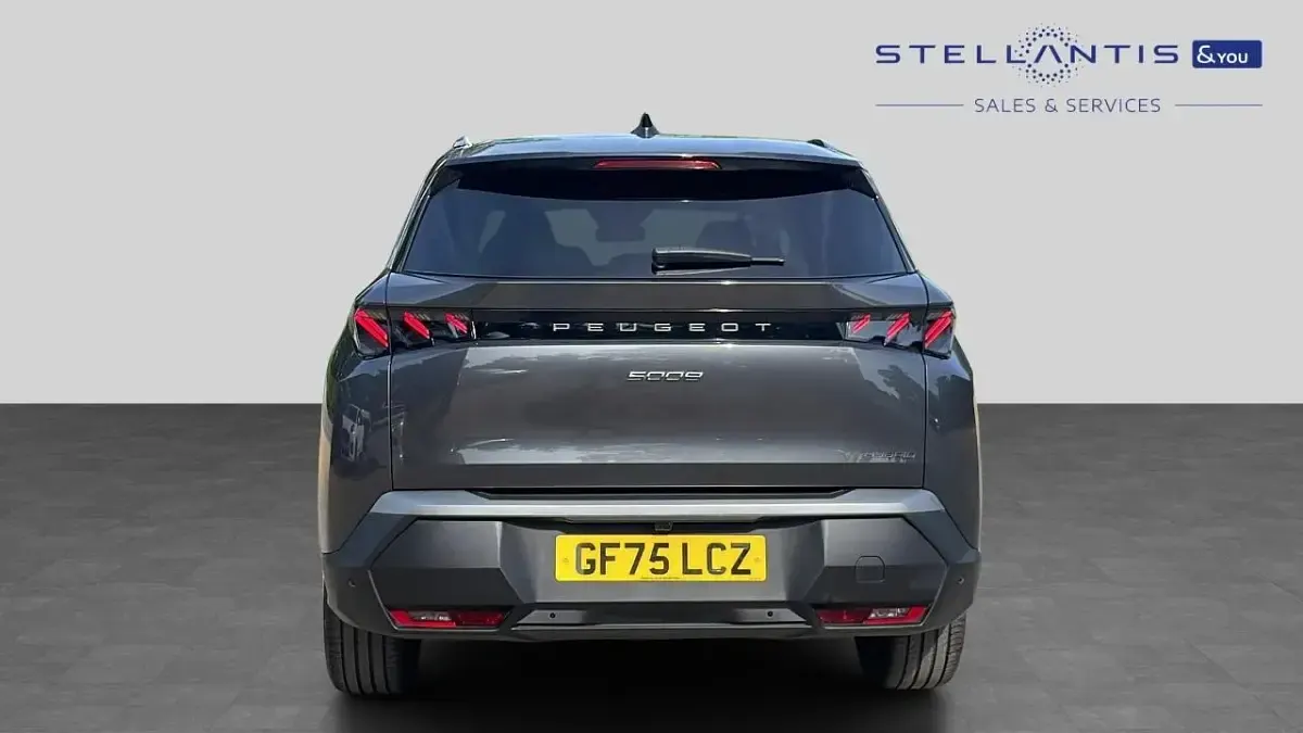 Used Peugeot 5008 Allure 143 HP (105 kW) 2025 Grey SUV