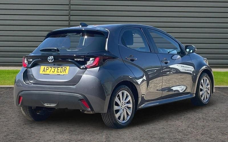 Second-hand Toyota Yaris Hybrid 116 CP (85 kW) 2026 Hatchback