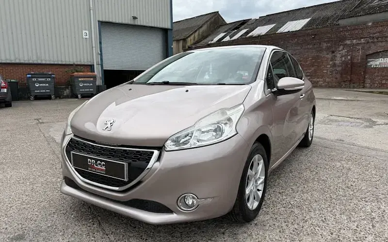 Second-hand Peugeot 208 Active 68 CP (50 kW) 2013 Roz Hatchback