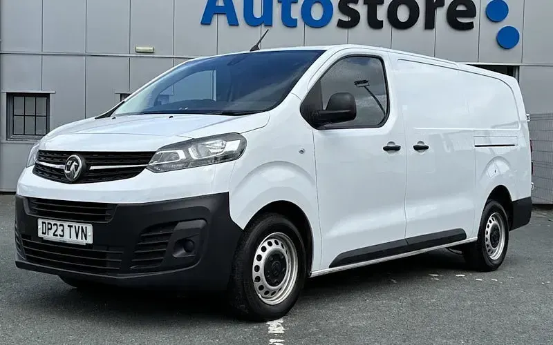 Second-hand Vauxhall Vivaro 101 CP (74 kW) 2023 Monovolum