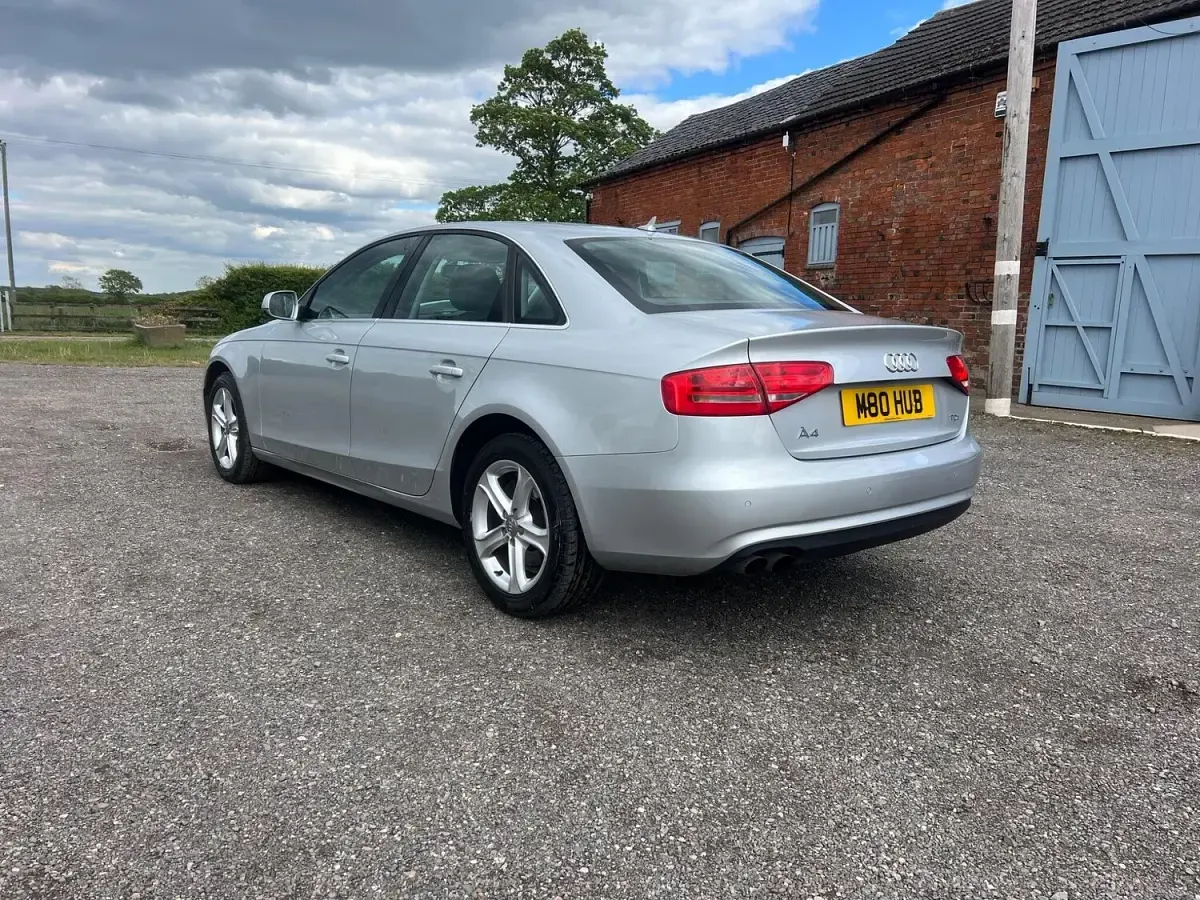 Used Audi A4 Comfort 150 HP (110 kW) 2013 Silver Sedan