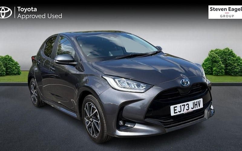 Usado Toyota Yaris Hybrid Design 116 CV (85 kW) 2026 Utilitario