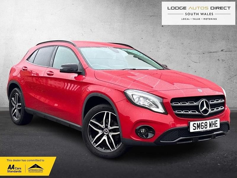 Used Mercedes GLA180 Urban 122 HP (89 kW) 2019 Red SUV