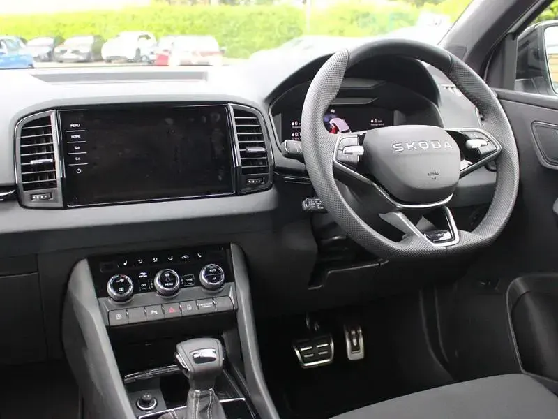 Used Skoda Karoq SportLine 150 HP (110 kW) 2025 White SUV