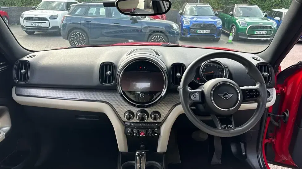 Used Mini Cooper Countryman Exclusive 136 HP (100 kW) 2022 Chili red SUV