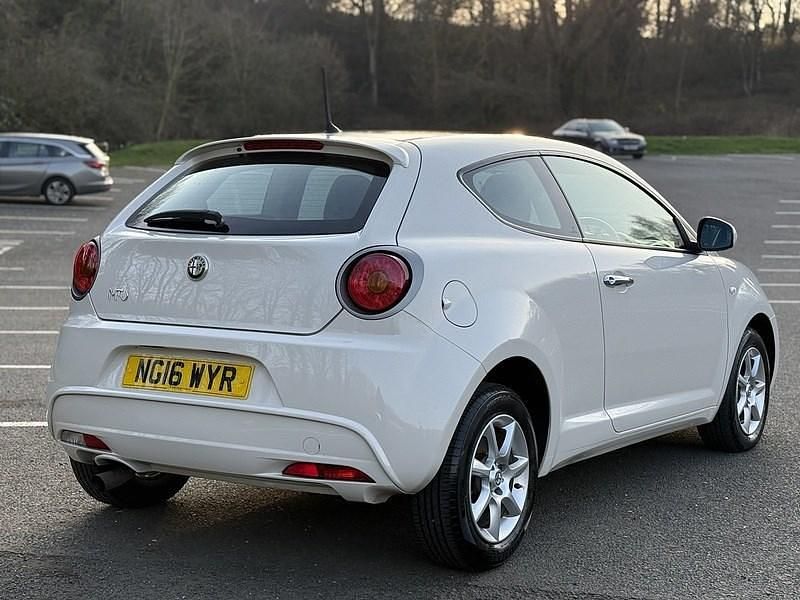 Used Alfa Romeo MiTo Progression 78 HP (57 kW) 2016 White Hatchback