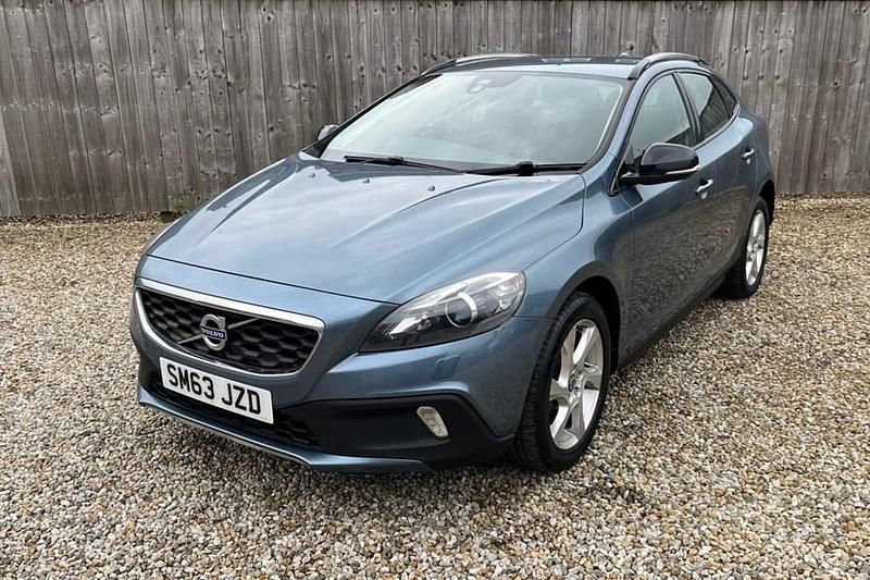 Used Volvo V40 CC 115 HP (84 kW) 2014 Estate