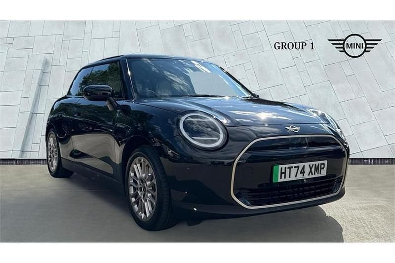 Black Used 2025 Mini Cooper Hatch Hatchback | £28,995 - Image 1/4