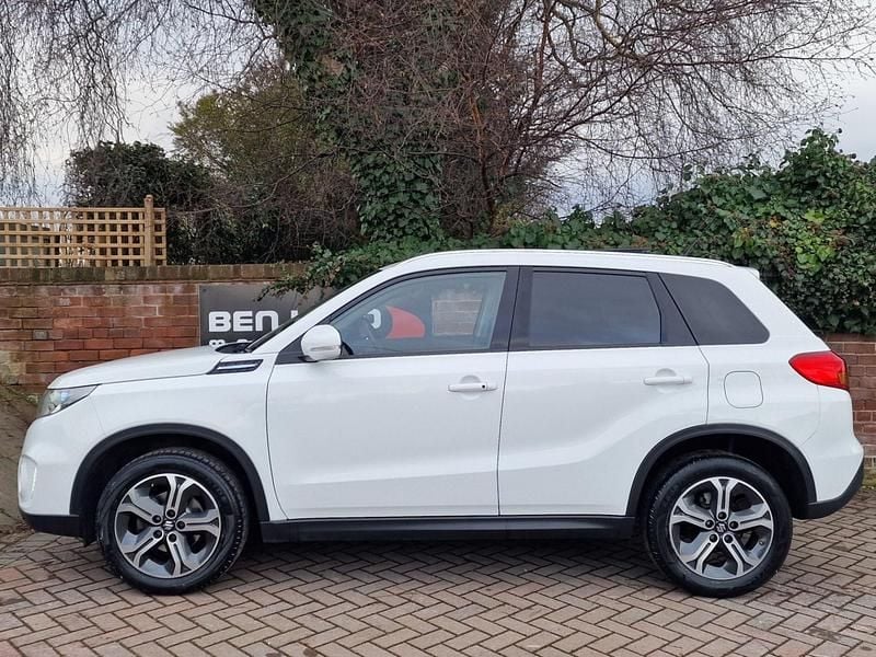 Used Suzuki Vitara SZ5 2018 White Hatchback