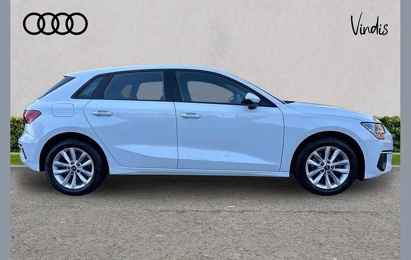 Begagnad Audi A3 108 HK (79 kW) 2022 Vit Sedan