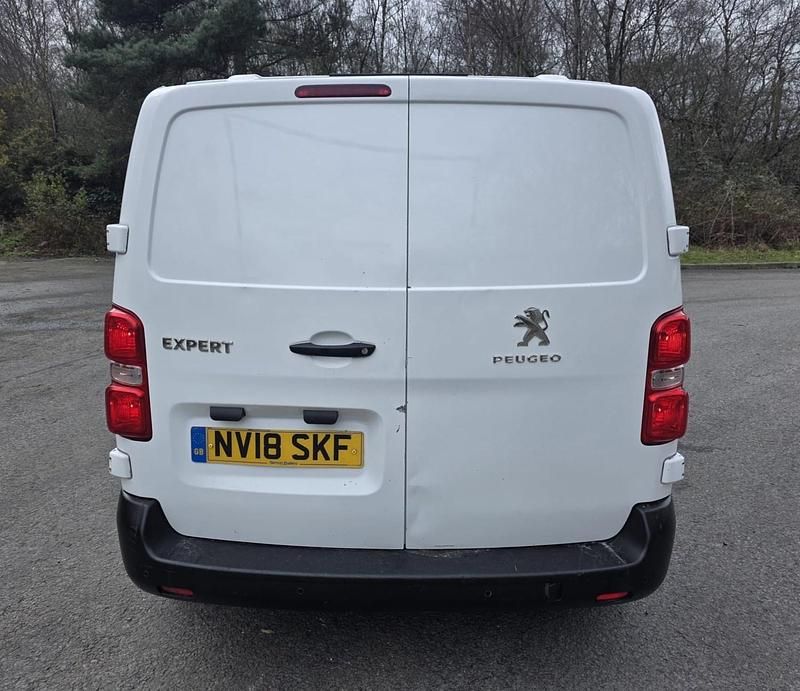 Używany Peugeot Expert 2018 Biały Van