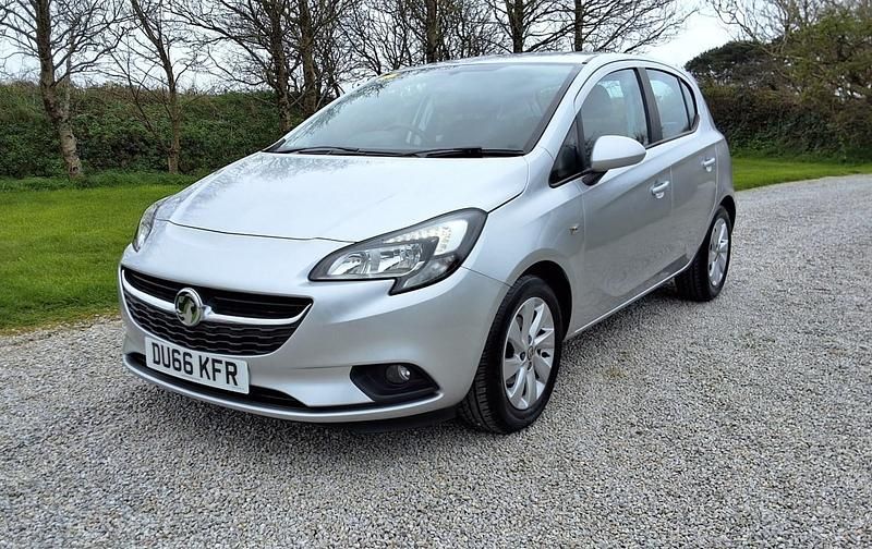 Used Vauxhall Corsa Design Edition 90 HP (66 kW) 2016 Silver Hatchback