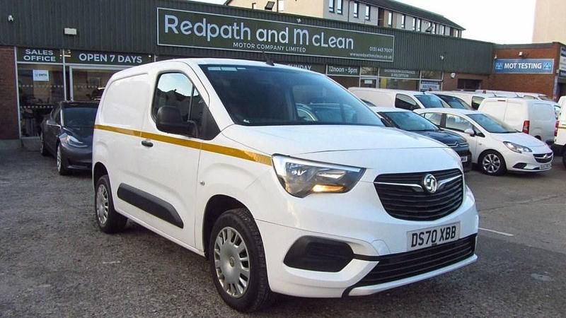 Used Vauxhall Combo Sportive 100 HP (73 kW) 2021 White Van