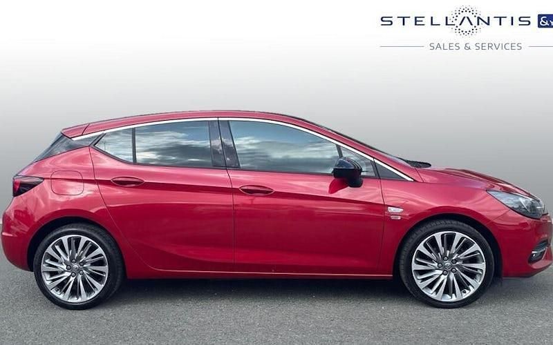 Second-hand Vauxhall Astra Edition 145 CP (106 kW) 2021 Roșu Hatchback