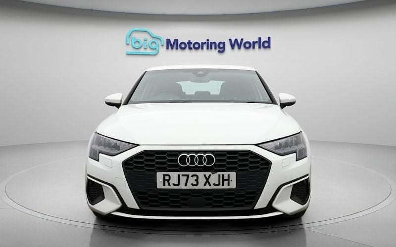 Used Audi A3 Sportback 110 HP (80 kW) 2023 White Hatchback