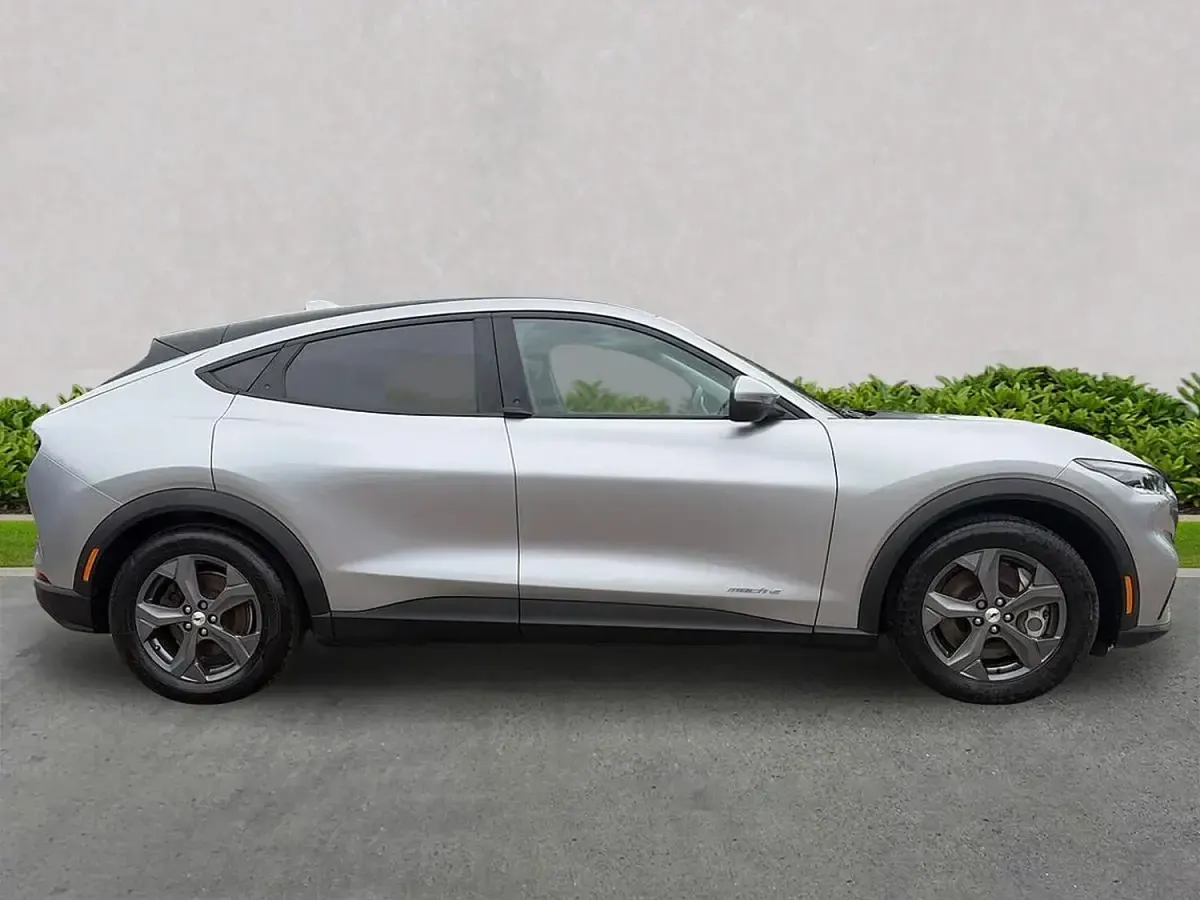 Used Ford Mustang Standard Range 269 HP (197 kW) 2022 Silver SUV