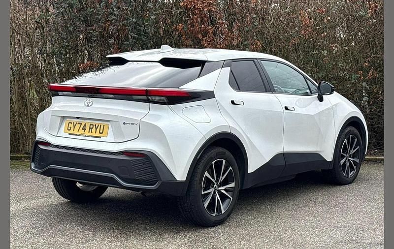 Used Toyota C-HR Design 220 HP (161 kW) 2024 White SUV