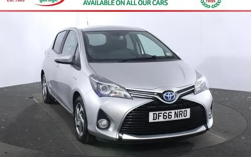 Used Toyota Yaris 101 HP (74 kW) 2016 Hatchback