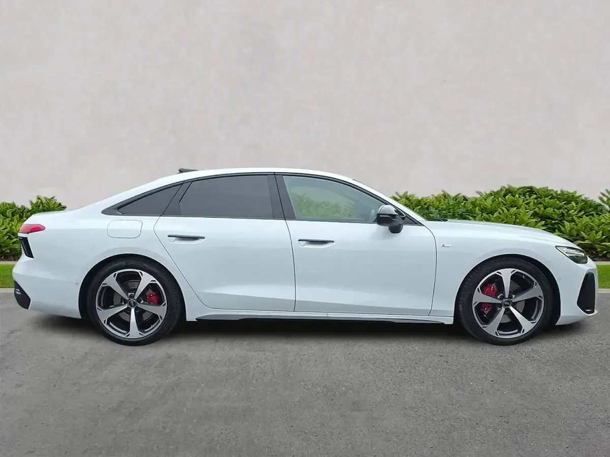Used Audi A6 Advanced 204 HP (150 kW) 2026 White Sedan