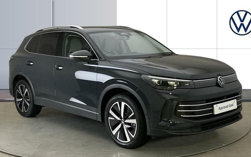 Used 2026 VW Tiguan Elegance SUV | £32,737 (Fair price) - Image 1/4