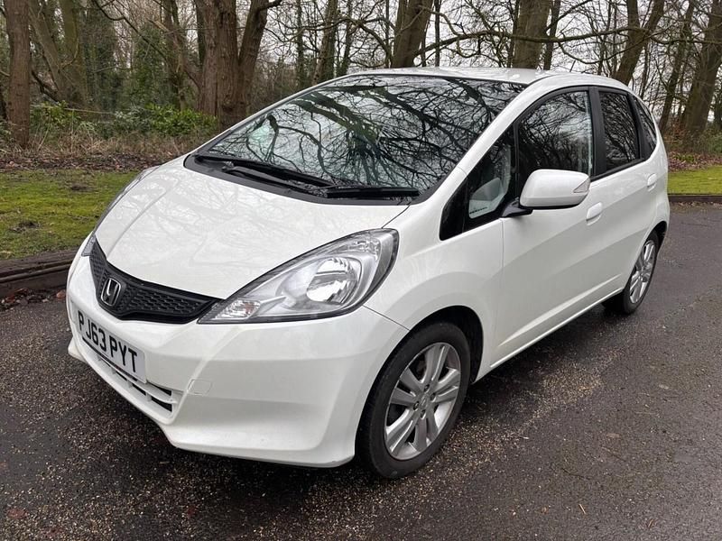 Used Honda Jazz ES 99 HP (72 kW) 2013 White Hatchback