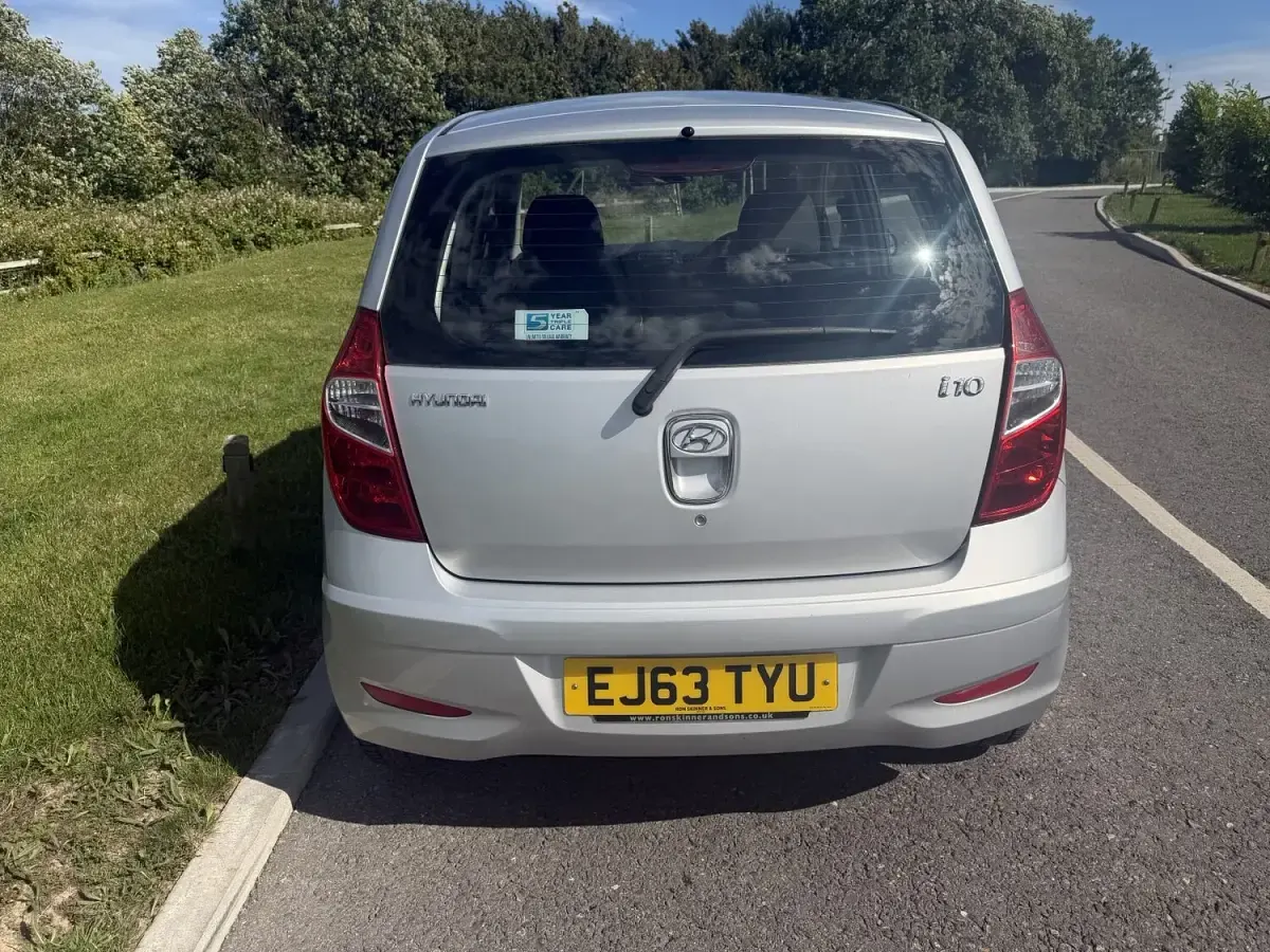 Used Hyundai i10 Active 2013 Silver Hatchback