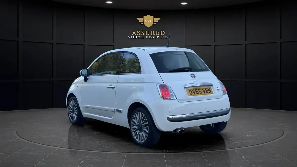 Used Fiat 500 Lounge 69 HP (50 kW) 2015 White Hatchback