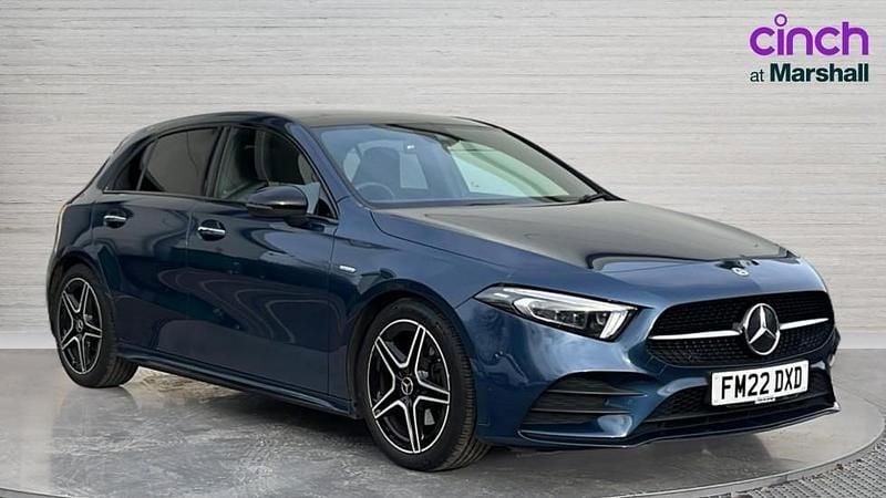 Used Mercedes A180 AMG Line Premium Plus 136 HP (100 kW) 2022 Blue Hatchback