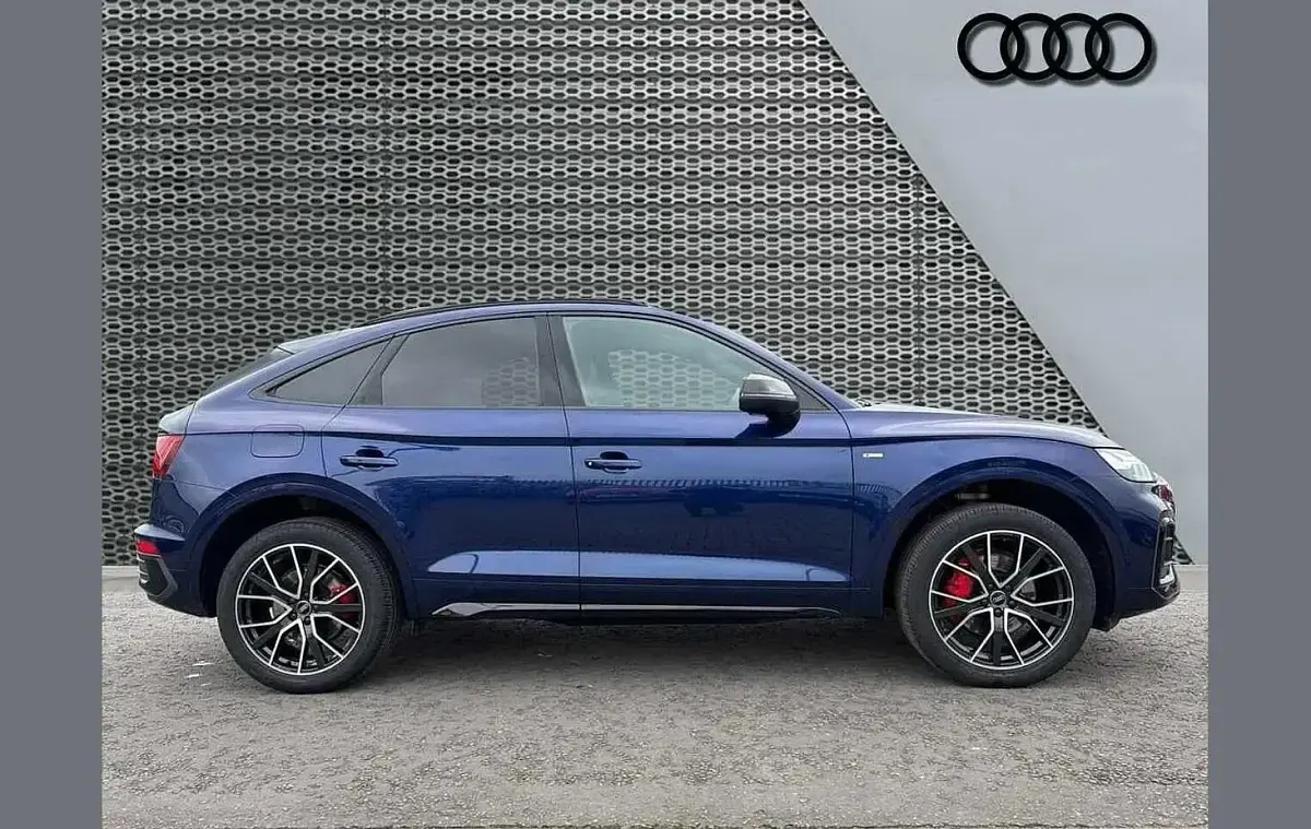 Used Audi Q5 Performance 261 HP (191 kW) 2022 Blue SUV