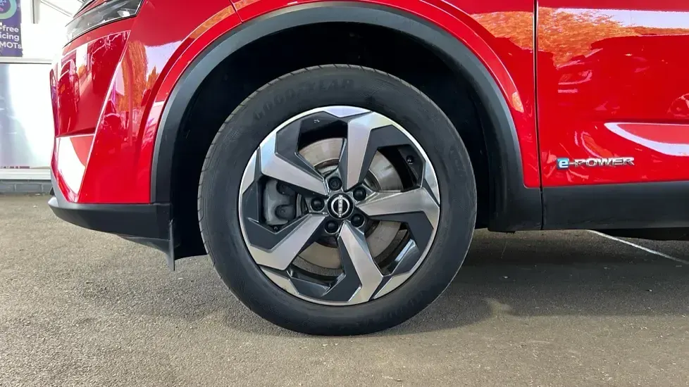 Used Nissan Qashqai N-Connecta 190 HP (139 kW) 2023 Red SUV