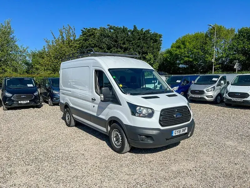 Usado Ford Transit 105 HP (77 kW) 2018 Branco Van