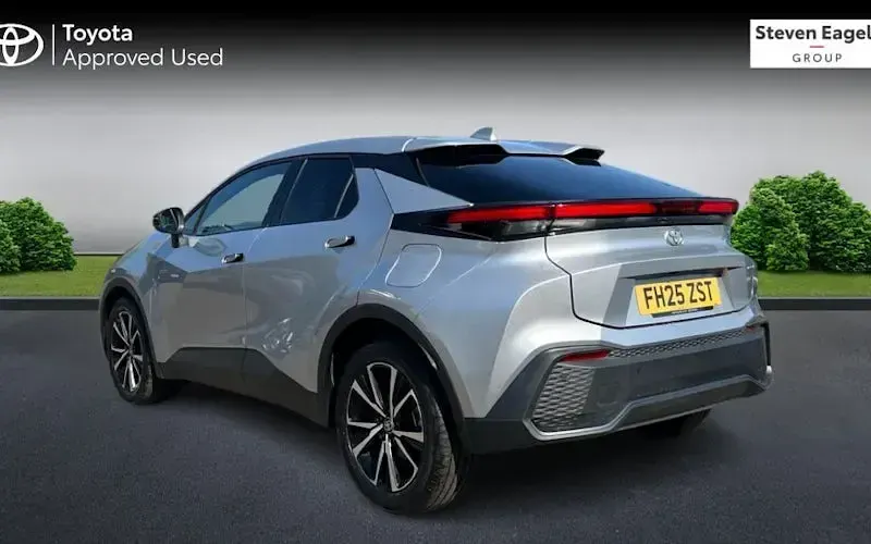 New Toyota C-HR Design 140 HP (102 kW) 2025 Silver SUV