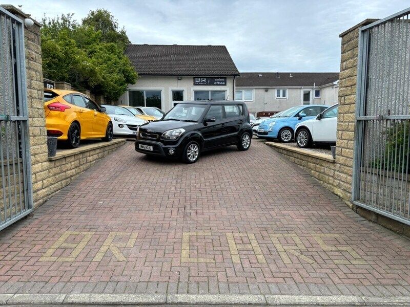 Image 3/4