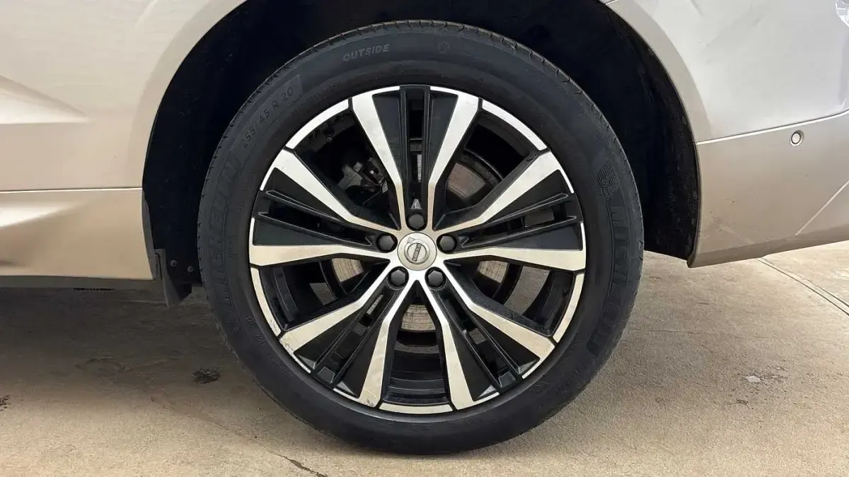 Used Volvo XC60 Plus 250 HP (183 kW) 2024 SUV