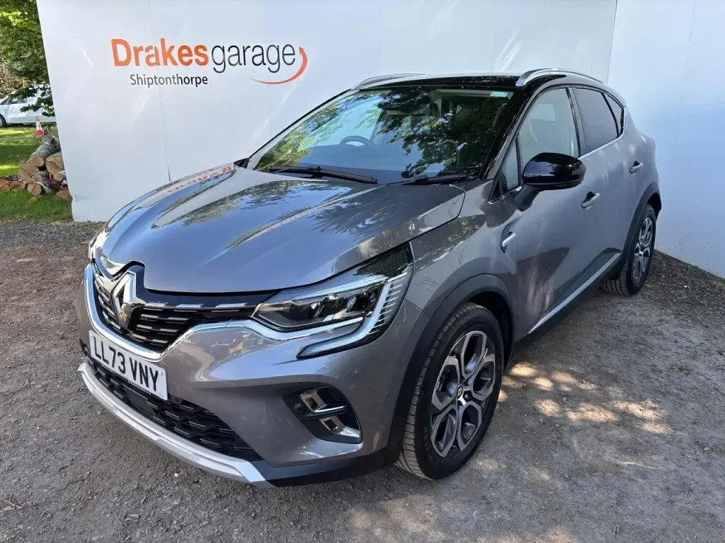Used Renault Captur Techno 143 HP (105 kW) 2023 Grey/black SUV
