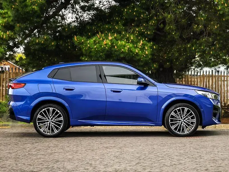 Usado BMW X2 M Sport 168 CV (123 kW) 2025 Azul SUV