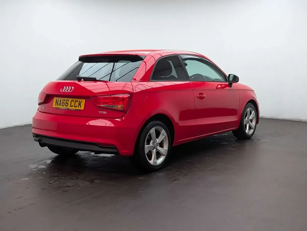 Used Audi A1 Sport 93 HP (68 kW) 2017 Red Hatchback