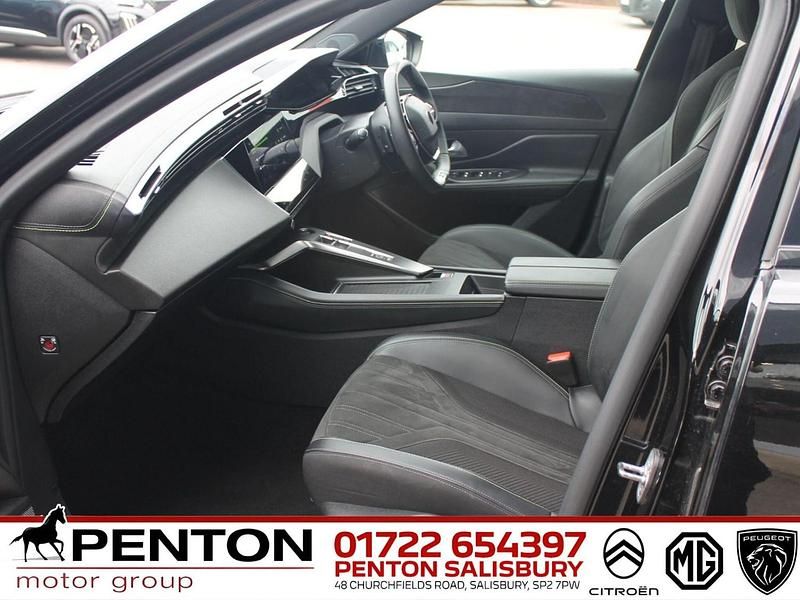 Second-hand Peugeot 408 GT 130 CP (95 kW) 2024 Negru SUV
