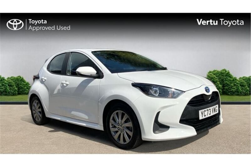 White Used 2023 Toyota Yaris Hybrid Hatchback | £16,870 (Good price) - Image 1/4