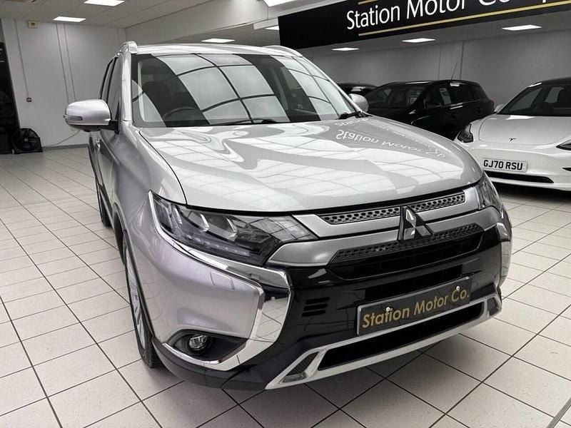 Used Mitsubishi Outlander 150 HP (110 kW) 2019 Silver SUV