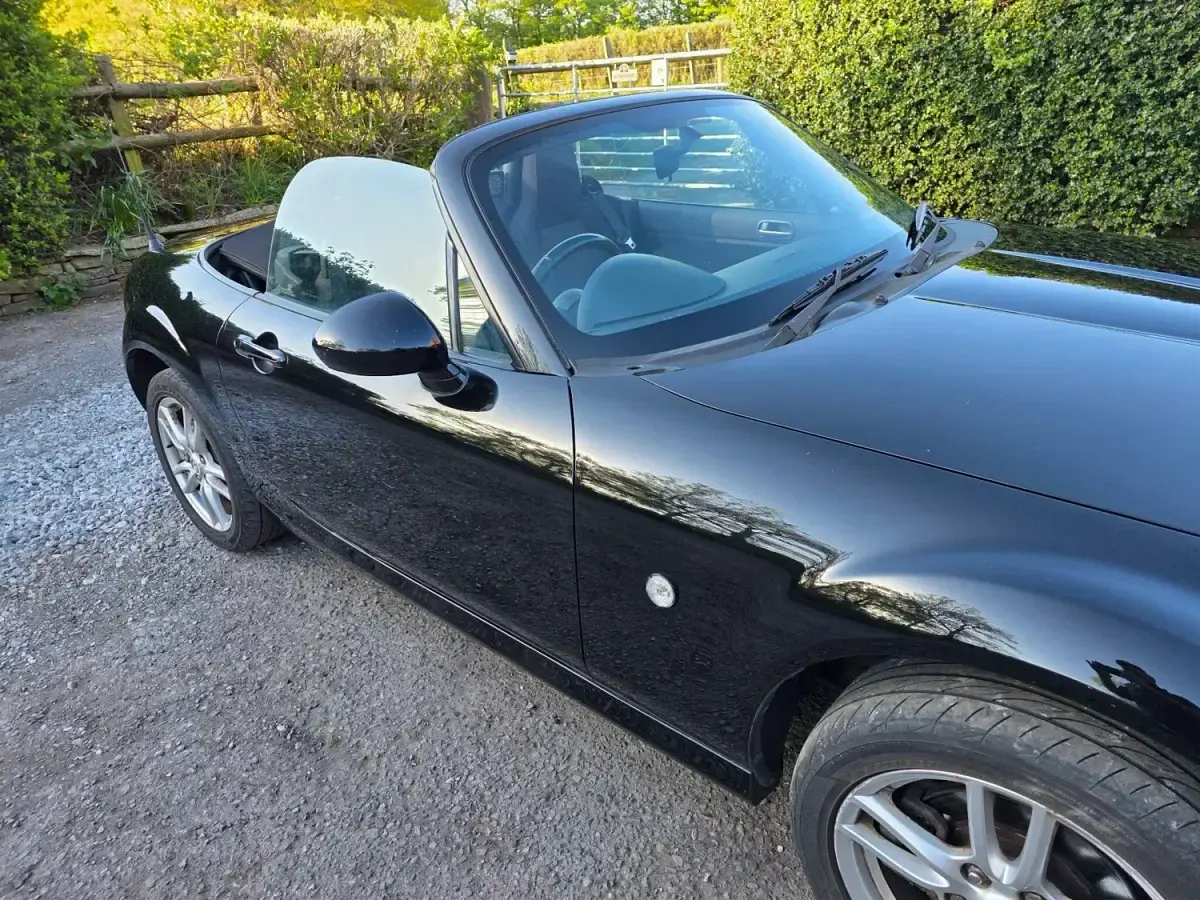 Usado Mazda MX5 126 HP (92 kW) 2010 Preto Cabrios