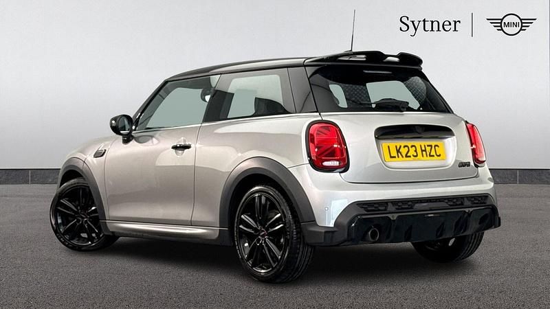 Used Mini Cooper Hatch 134 HP (98 kW) 2023 Silver Hatchback